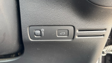 Volvo Xc40 2.0 T4 Momentum 5dr AWD Geartronic Petrol Estate